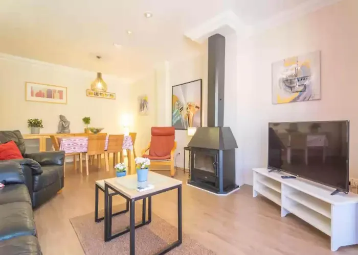 Snug Apartment Near Beach