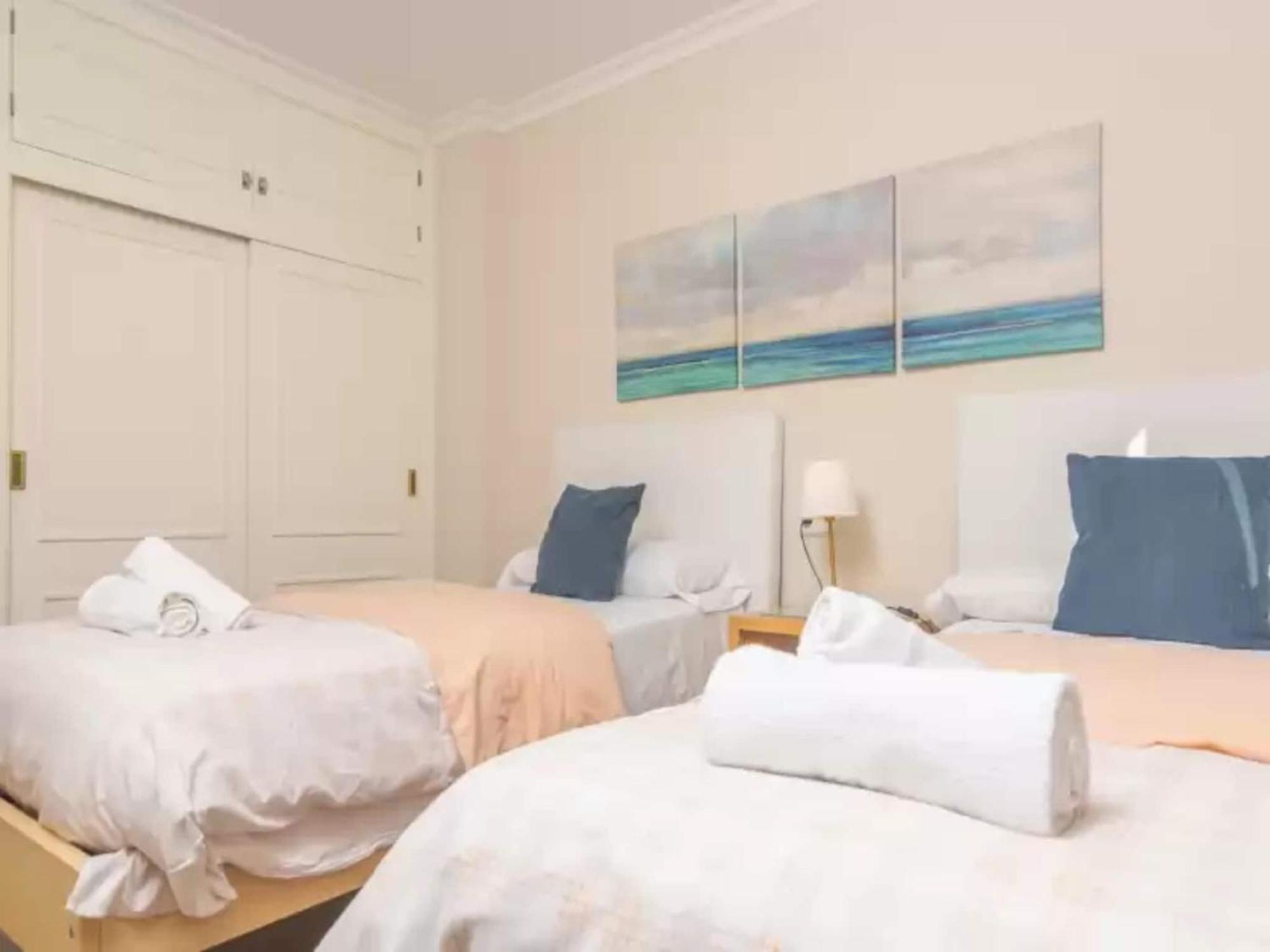 Holiday home Snug Near *